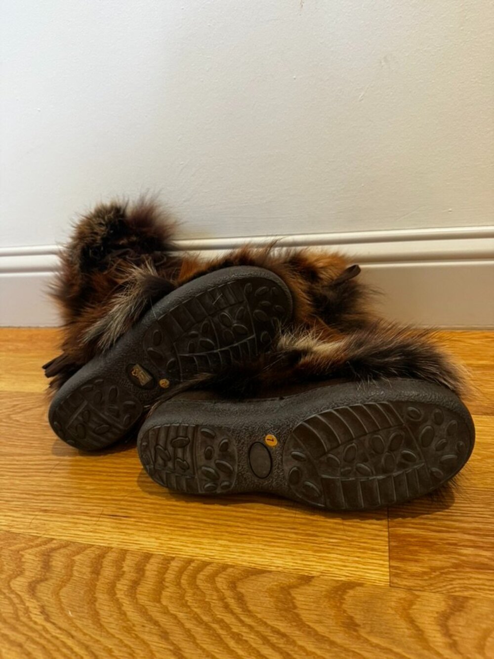 Genuine Fur Winter Boots Women's 7 Italian Comfort Snow Boots w/ Eurosole - Picture 2 of 3
